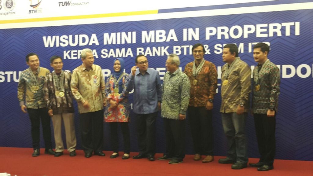 wisuda-klub-properti-1