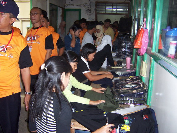 Di Pabrik Kaos Jail (Kunjugan ke UKM Bandung)